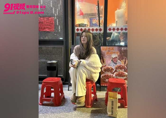 浙江大学生 郑玮婷 私下和男友自拍泄密 振动棒玩弄阴蒂刺激 无套猛干妥妥的骚母狗 - 图3