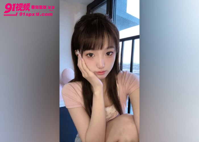 齐刘海清纯学妹 刘子玥 背着男友Soul裸聊泄密 睡衣露奶掰穴自慰想被射满 - 图1
