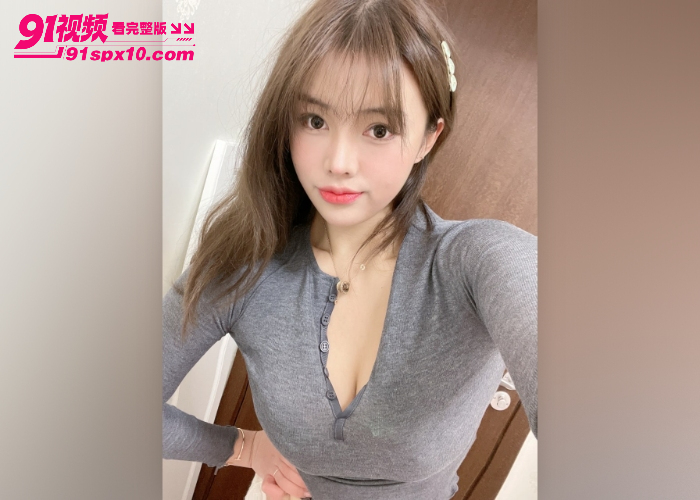 大学城约了个高颜值女大学生 穿着开档黑丝撅着肥臀被后入内射 大屁股肉感超强臀控的不要错过 - 图1