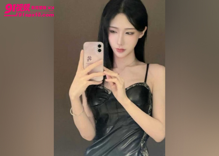 抖音47万粉的TS网红 Sunny水水水 被曝外网下海 跟金主拼刺刀激情肛交 被干的鸡儿硬起乱甩极其诱人 - 图4