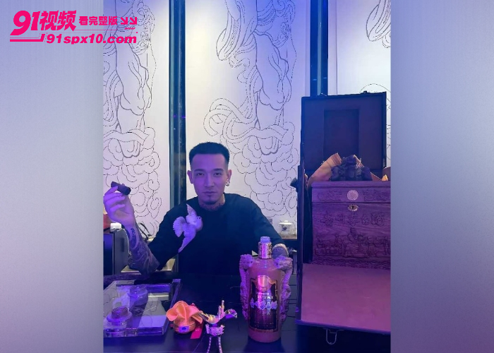 抖音网红 AK刀枪不入 遭遇电信诈骗局去马来西亚要说法 被打成狗现场视频流出 真惨啊被骗钱还被打 - 图3