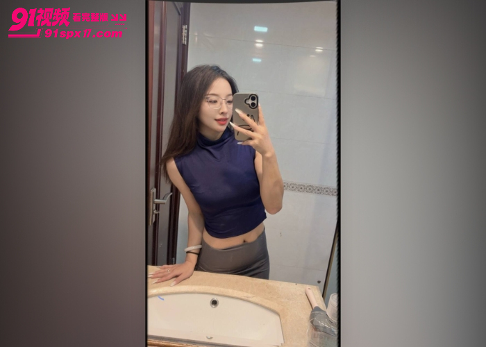 摄像头破解 极品少妇约炮年轻小伙 出租房深喉无套后入猛操高潮内射 - 图1