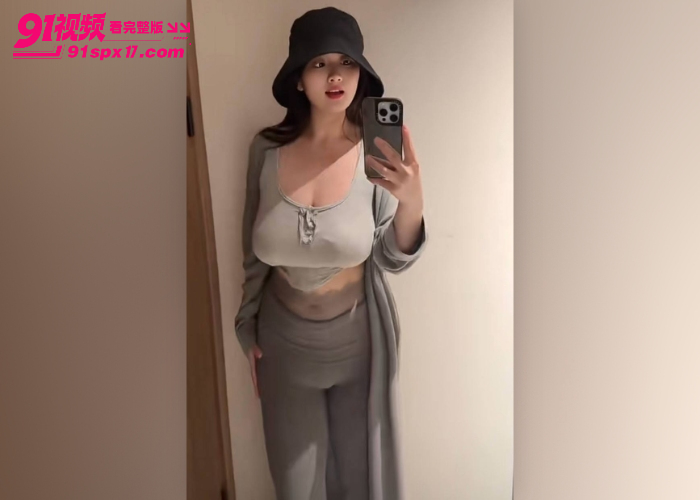 极品巨乳少妇私拍福利 乳型完美的母狗 蜂腰翘臀浴室大胆露出 展示完美曲线 - 图2