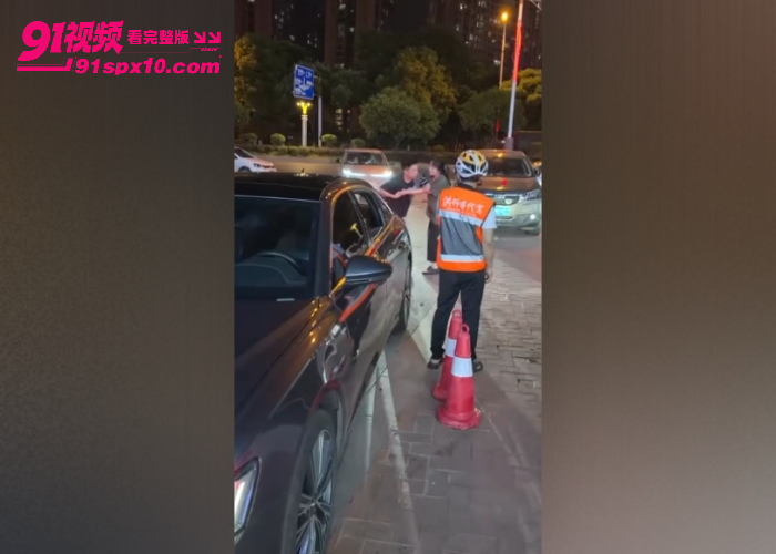 河南抓小三惊现惨案视频流出全网疯传 绝美小三被原配当街暴打不堪受辱跳河自杀 原配上吊真牛逼 - 图2