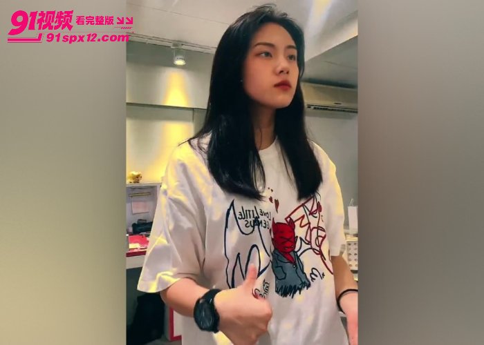 台湾女大学生 朱晏妮 被金主包养各种网调视频流出 反差十足彻底沦为有钱就可以操的骚母狗 - 图1