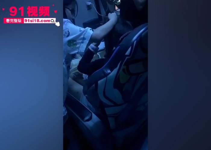 河南太康最美精神小妹 岳嘉美 霸凌事件曝光 清秀甜妹在网吧里被扇脸拳打脚踢 被迫磕头求绕现在的女孩都这么狠么 - 图10