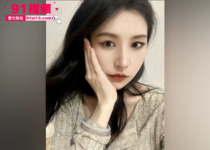东营利华益集团高层领导与交警队女子 安文娟 玩换妻游戏 现场群交多达两百人感染艾滋病 堪称生化母体 - 图1