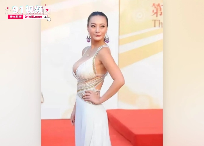 中国演员 王李丹妮 E奶人称乳神 电影一路向西删减绝版视频 奶子上抹满精油奶推 这身材谁抗的住啊 - 图3