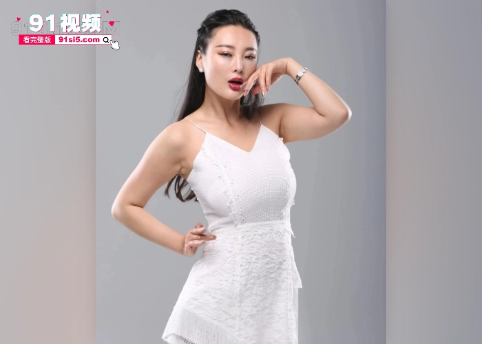 中国演员 王李丹妮 E奶人称乳神 电影一路向西删减绝版视频 奶子上抹满精油奶推 这身材谁抗的住啊 - 图5