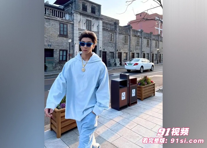 中国好声音冠军 张碧晨 和 郑子豪 露脸不雅性爱视频流出 被操出白浆流的鸡巴上都是 没想台上女神台下淫荡母狗 - 图6