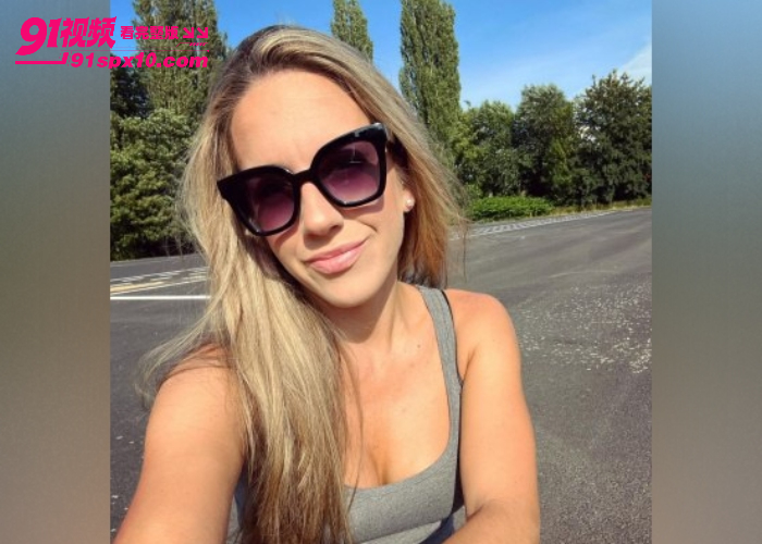 梅西接班人Nico Paz塌房  阿根廷新星 Nico Paz 被拍与 OnlyFans 金发女模酒店激情幽会 - 图1