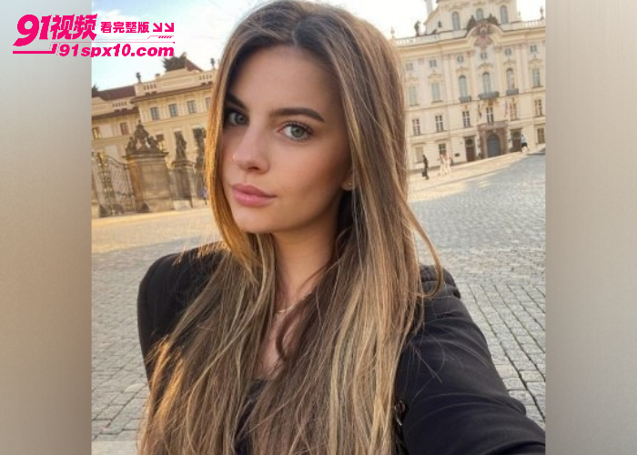 梅西接班人Nico Paz塌房  阿根廷新星 Nico Paz 被拍与 OnlyFans 金发女模酒店激情幽会 - 图2