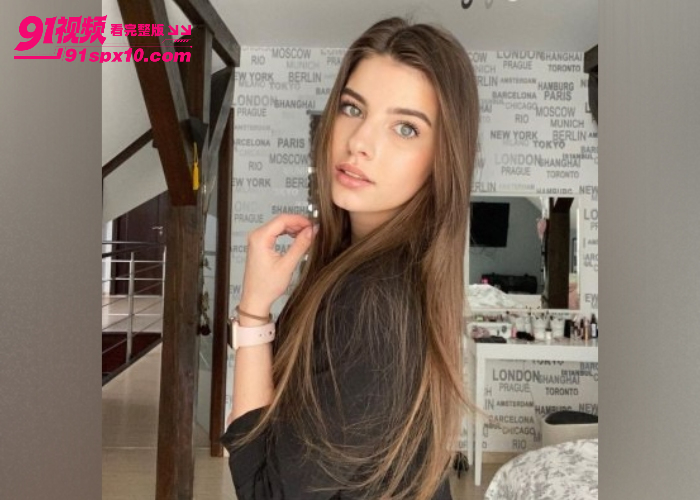 梅西接班人Nico Paz塌房  阿根廷新星 Nico Paz 被拍与 OnlyFans 金发女模酒店激情幽会 - 图3