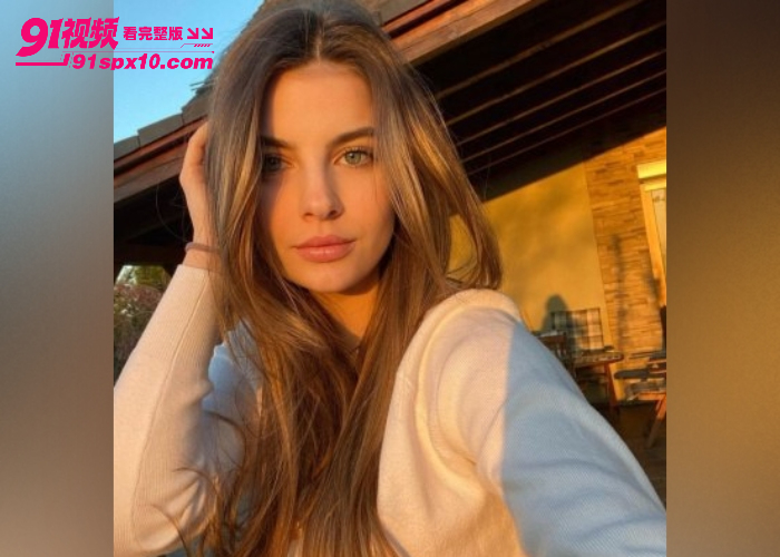 梅西接班人Nico Paz塌房  阿根廷新星 Nico Paz 被拍与 OnlyFans 金发女模酒店激情幽会 - 图4