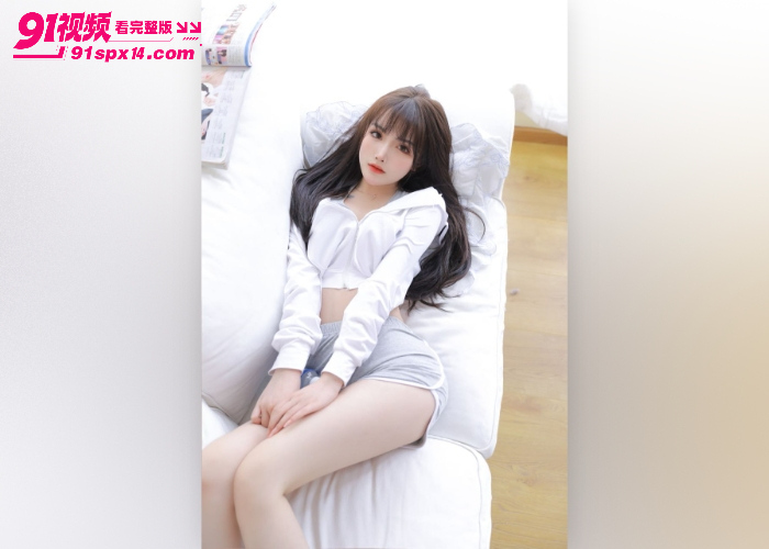 推特调教师 隔壁老王 惩罚少女  脖子上面拴着情趣铁链 震动棒刺激着小穴 给母狗玩的持续呻吟 - 图1