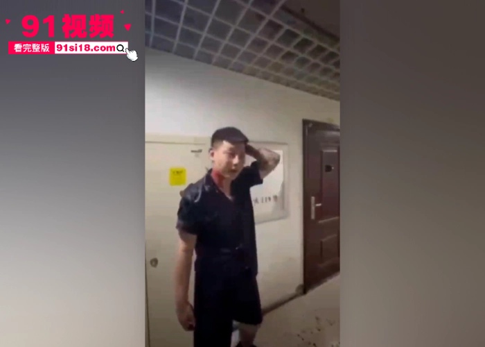 抖音热搜精神小伙化身国服典韦 手持斧头连砍17刀现场血流一地 就算超人来了也扛不住啊 - 图12