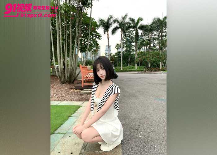 四川艺术职业学院短大学生约炮视频流出 深喉骑乘无套后入被按头猛操高潮失神 - 图2
