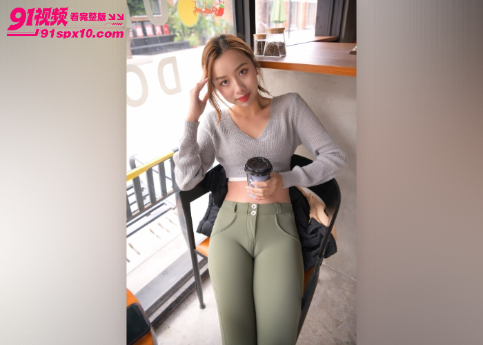 海角原创 台湾妹妹帮姐夫泻火 小姨子半夜溜进姐夫屋里 忍不住扑上去缠绵做爱 - 图2