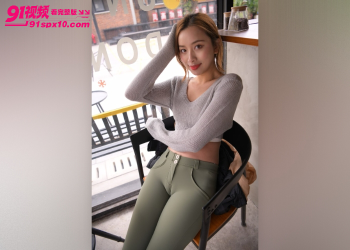 海角原创 台湾妹妹帮姐夫泻火 小姨子半夜溜进姐夫屋里 忍不住扑上去缠绵做爱 - 图3
