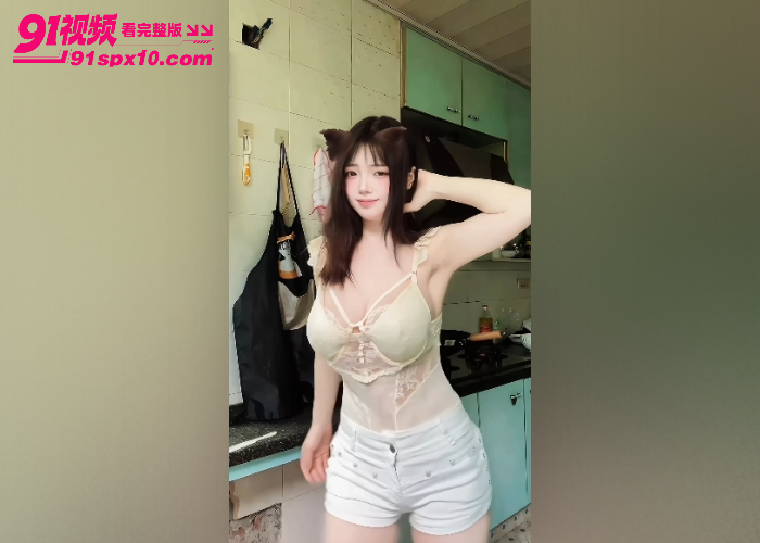 抖音风裸舞合集 网红御姐学生妹 萝莉气质美少妇 化身擦边母狗上演变装诱惑 随着音乐扭臀抖奶让你一次看过瘾 - 图2
