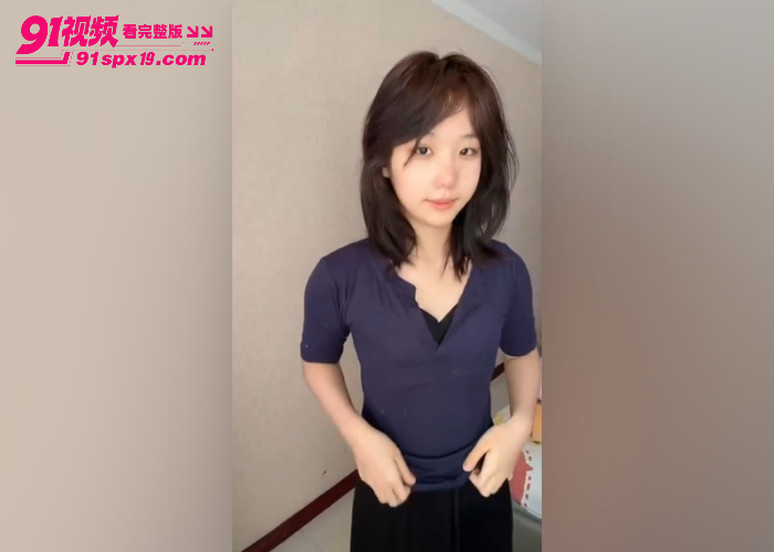 极品00后女大学生自慰视频 清纯稚嫩房间换装自拍 扣弄粉嫩骚穴水晶棒猛插高潮 - 图3