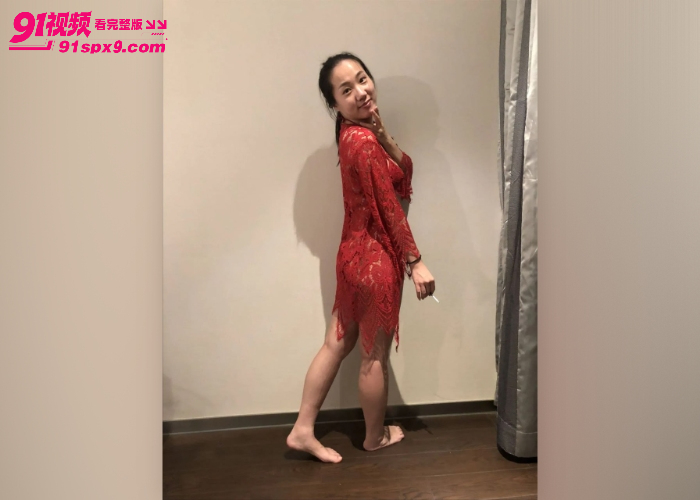 巨乳少妇私会情人 穿着高跟黑丝口硬鸡巴 撅臀大屁股被暴力猛干 爽到高潮腿软 - 图3