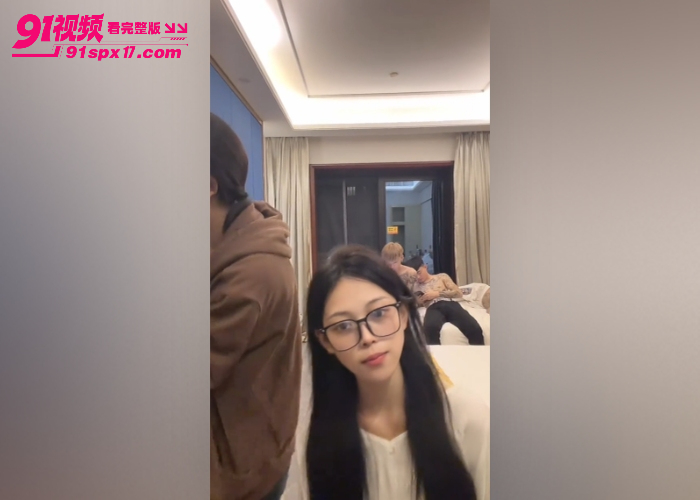 抖音御姐 燕大帅人设崩塌 私下变精神小妹 网传被精神小伙多P 冷艳女神私生活彻底塌房 - 图9