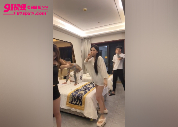 抖音御姐 燕大帅人设崩塌 私下变精神小妹 网传被精神小伙多P 冷艳女神私生活彻底塌房 - 图11
