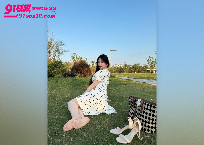 媚黑门事件非洲服装厂高管 李慧娟 和22厘米黑人做爱被操到阴唇外翻淫水直流简直爽死了 - 图4