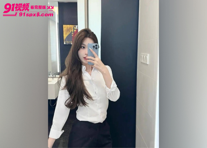 高颜值火辣身材 白领女友 穿黑丝情趣被爆操 足交各种姿势性爱高潮 - 图1