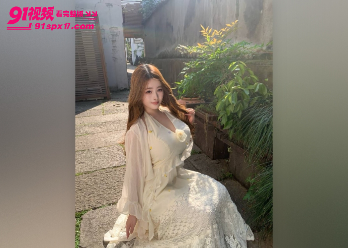 海角原创 巨乳姐姐下班回家被强上 半推半就口交撅臀求操 中出内射黑毛骚穴 - 图2