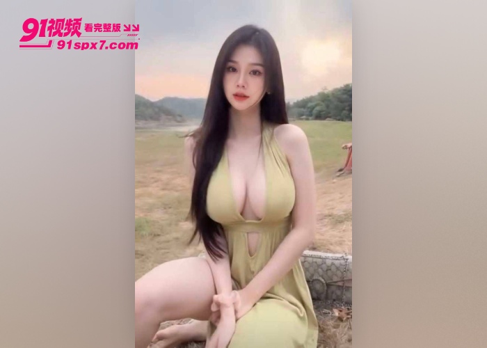 广西科技大学大奶学妹一对吊钟乳晃瞎眼 皮肤白嫩撅着肥臀被男友无套后入猛干 - 图4
