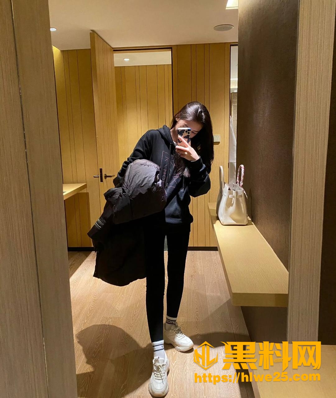 魏莹虚构人设