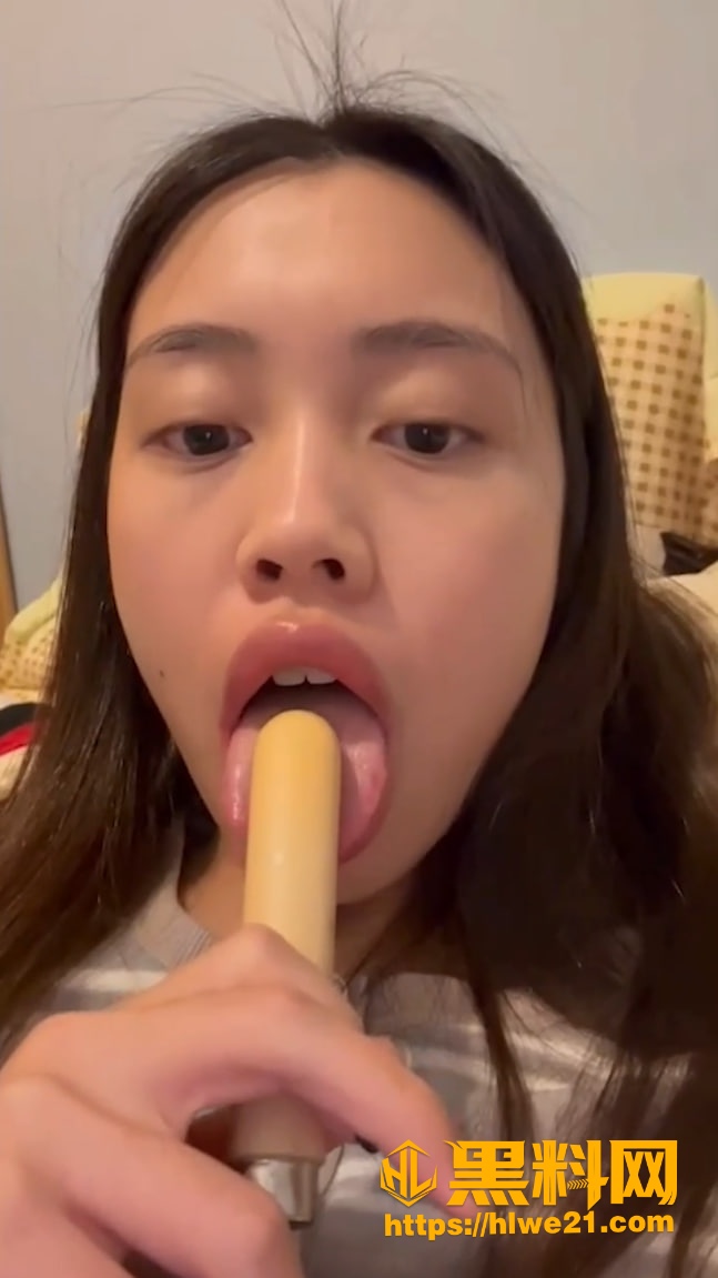 20岁女大私密自拍