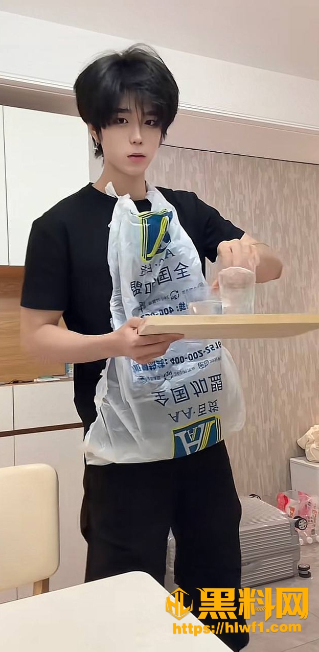 黄崇澄当男模抱怨屎难吃 3