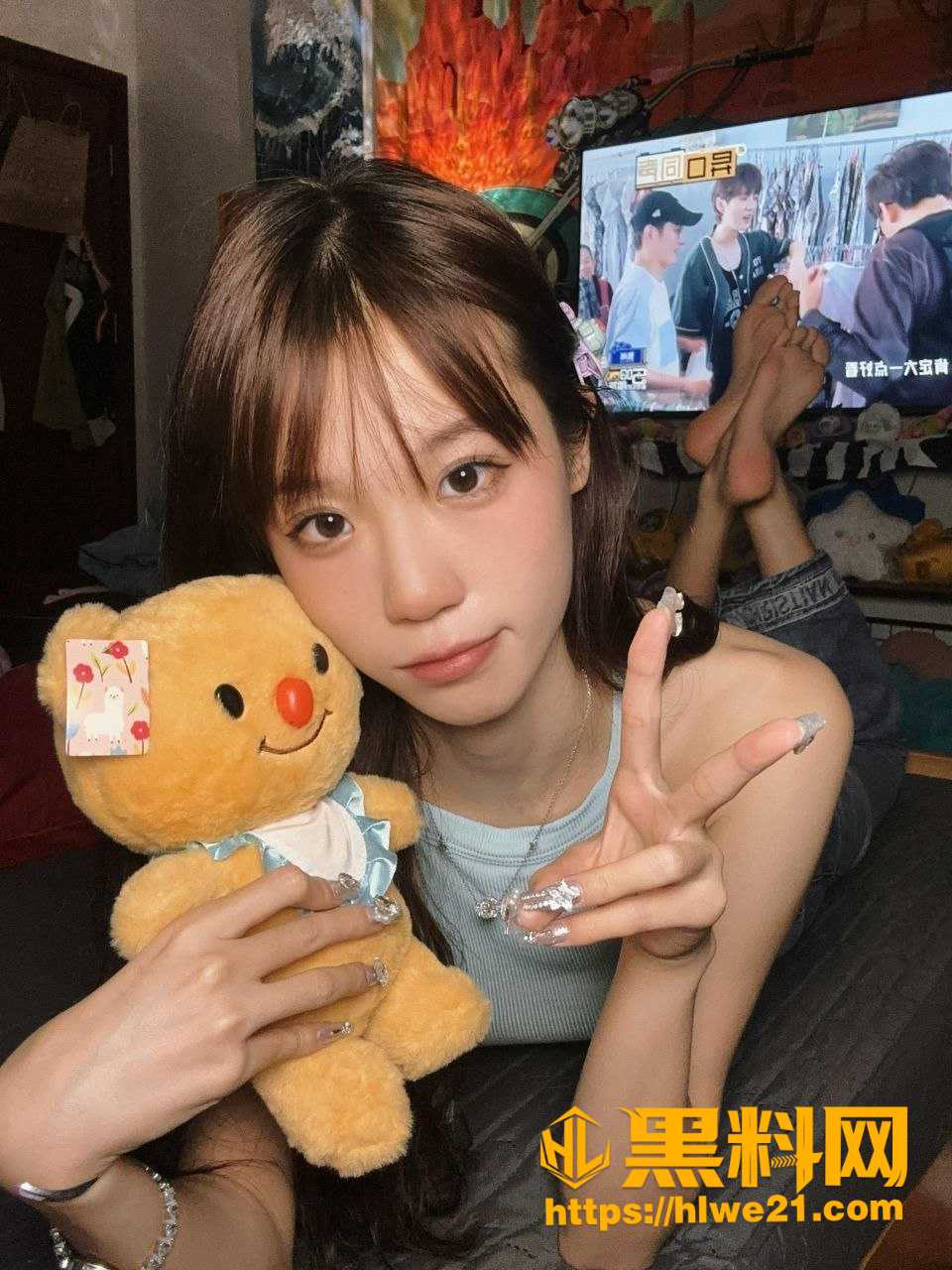 反差女大自拍视频