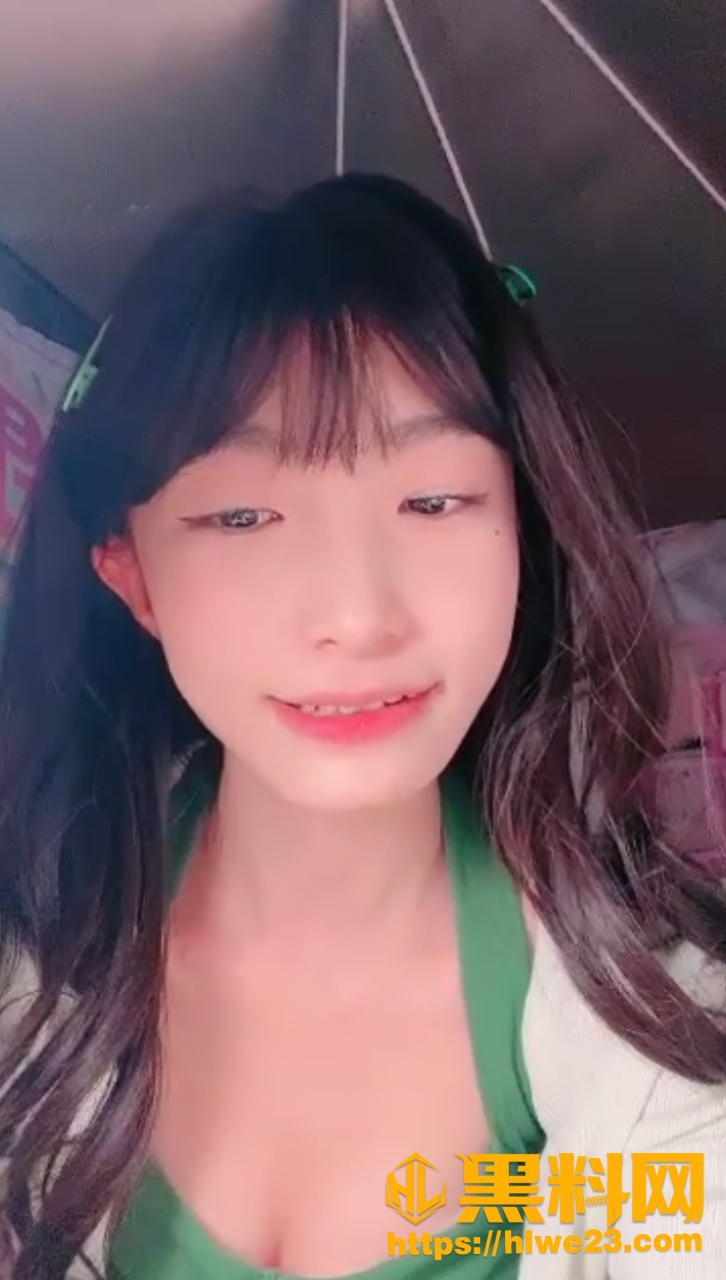大学生呜崽酱自慰视频