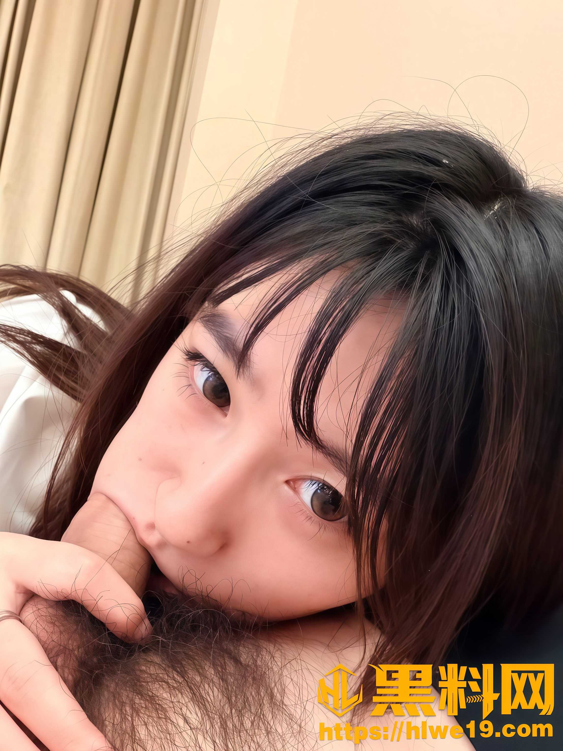 双马尾跪舔深喉不雅视频