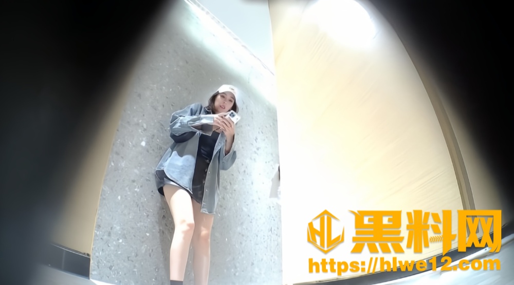 总会女厕高清前景偷拍1