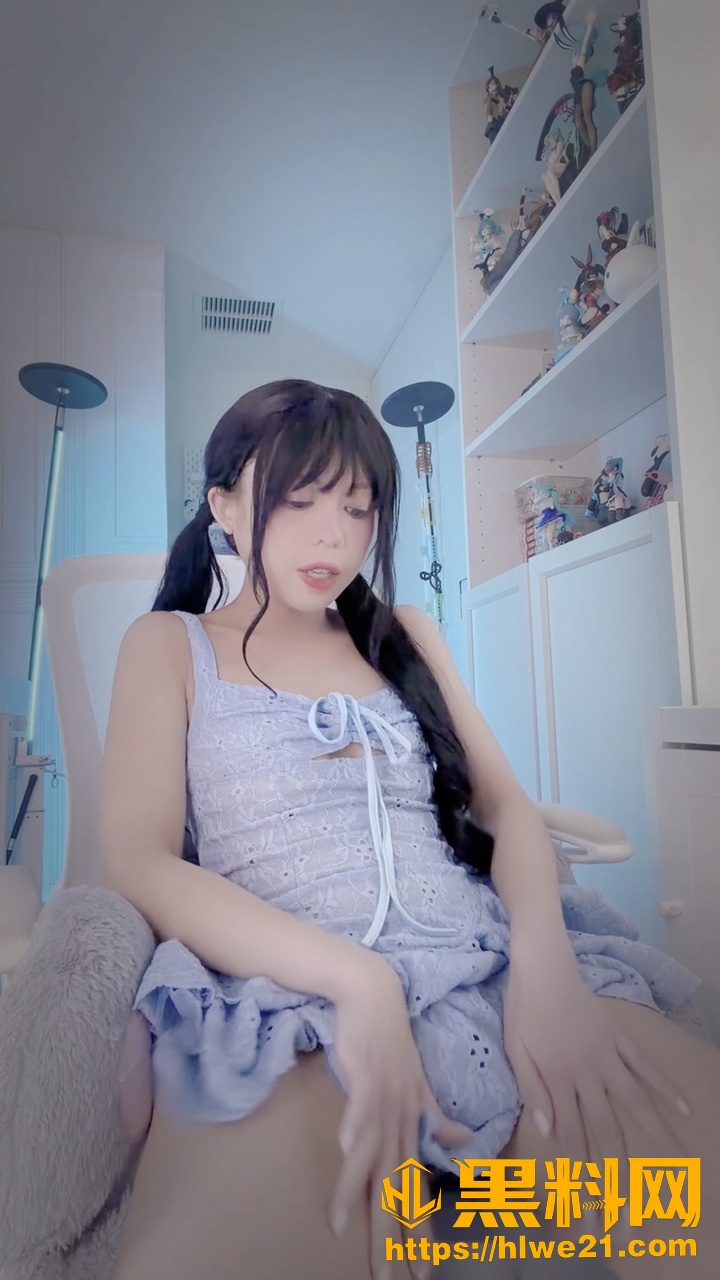 绯红小猫肛塞自慰1