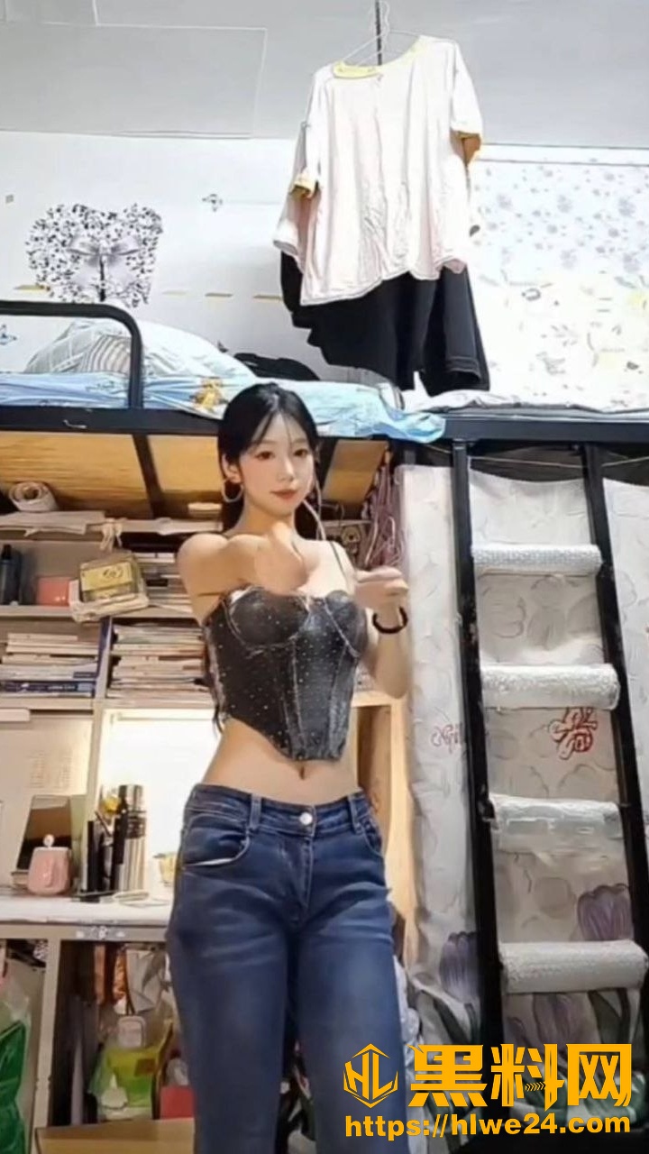 学妹宿舍自拍视频2
