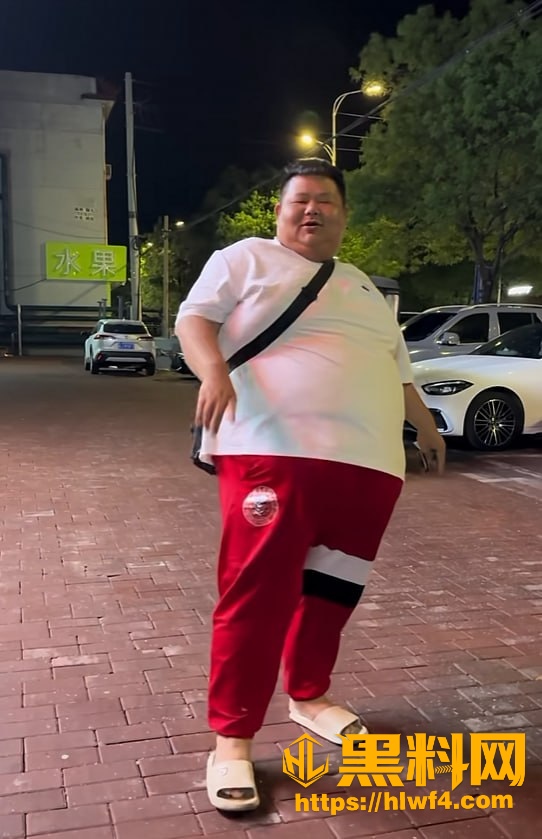 直播间蚕蛹梗刷屏 5