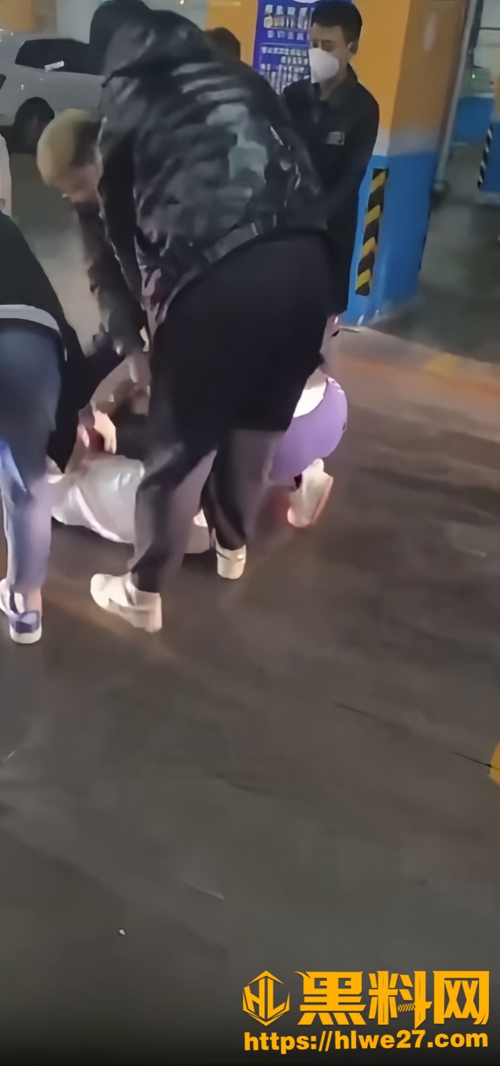精神小伙打架事件2