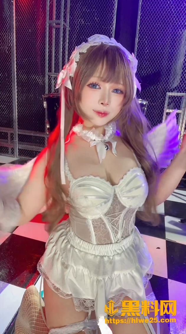 性感女神cos纯白天使