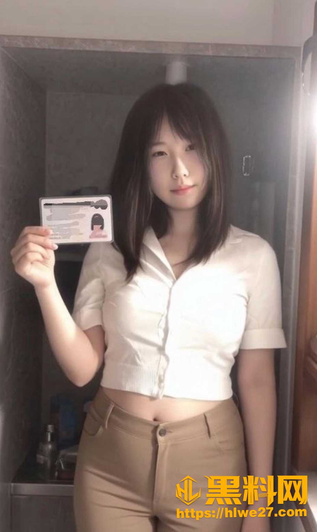 大三学生妹董晴裸聊画面1