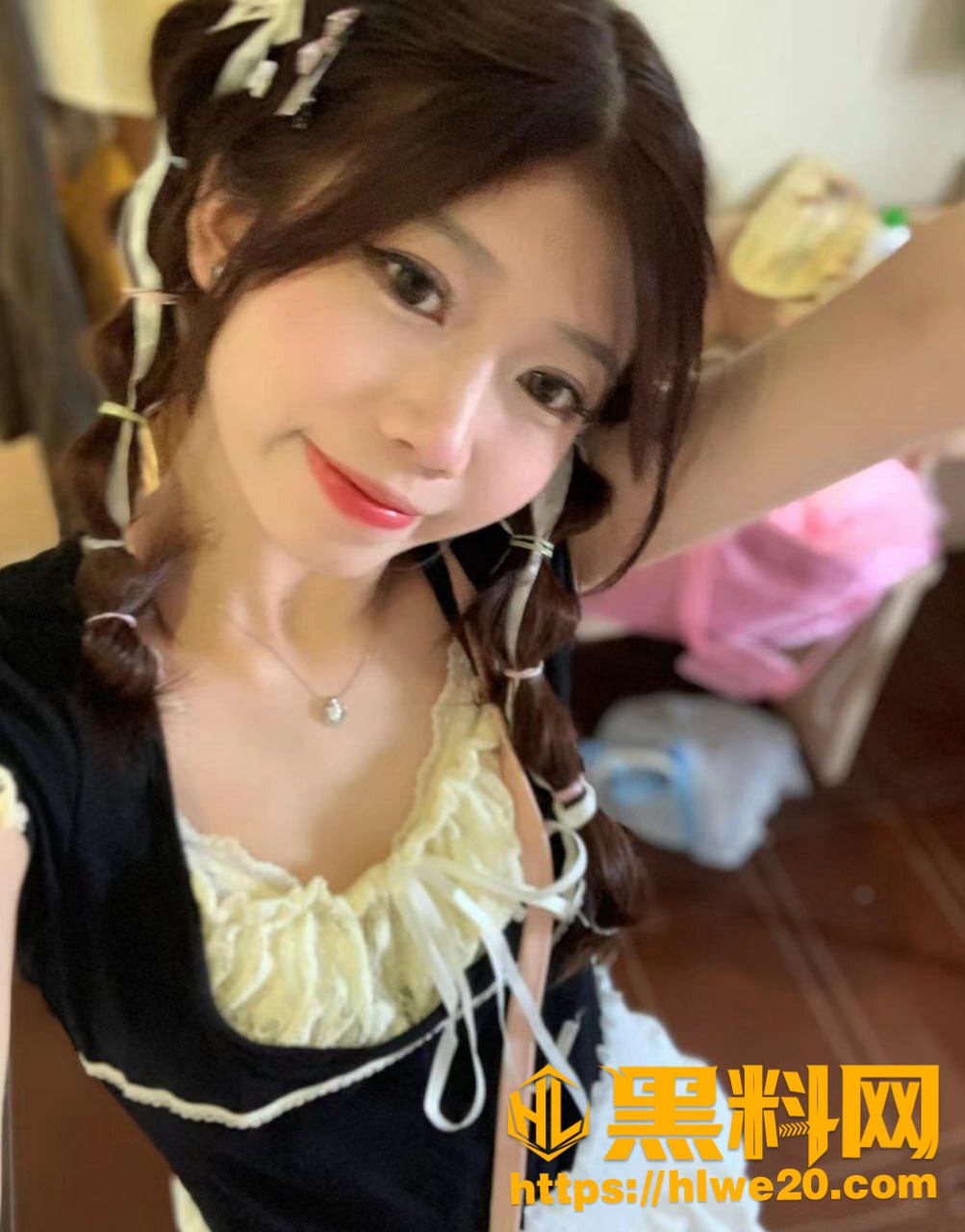 高颜值辣妹大尺度私拍2