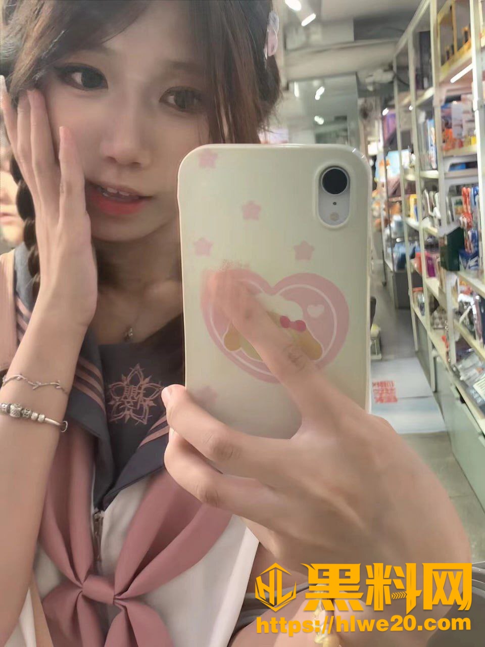 极品小妹全裸实拍3