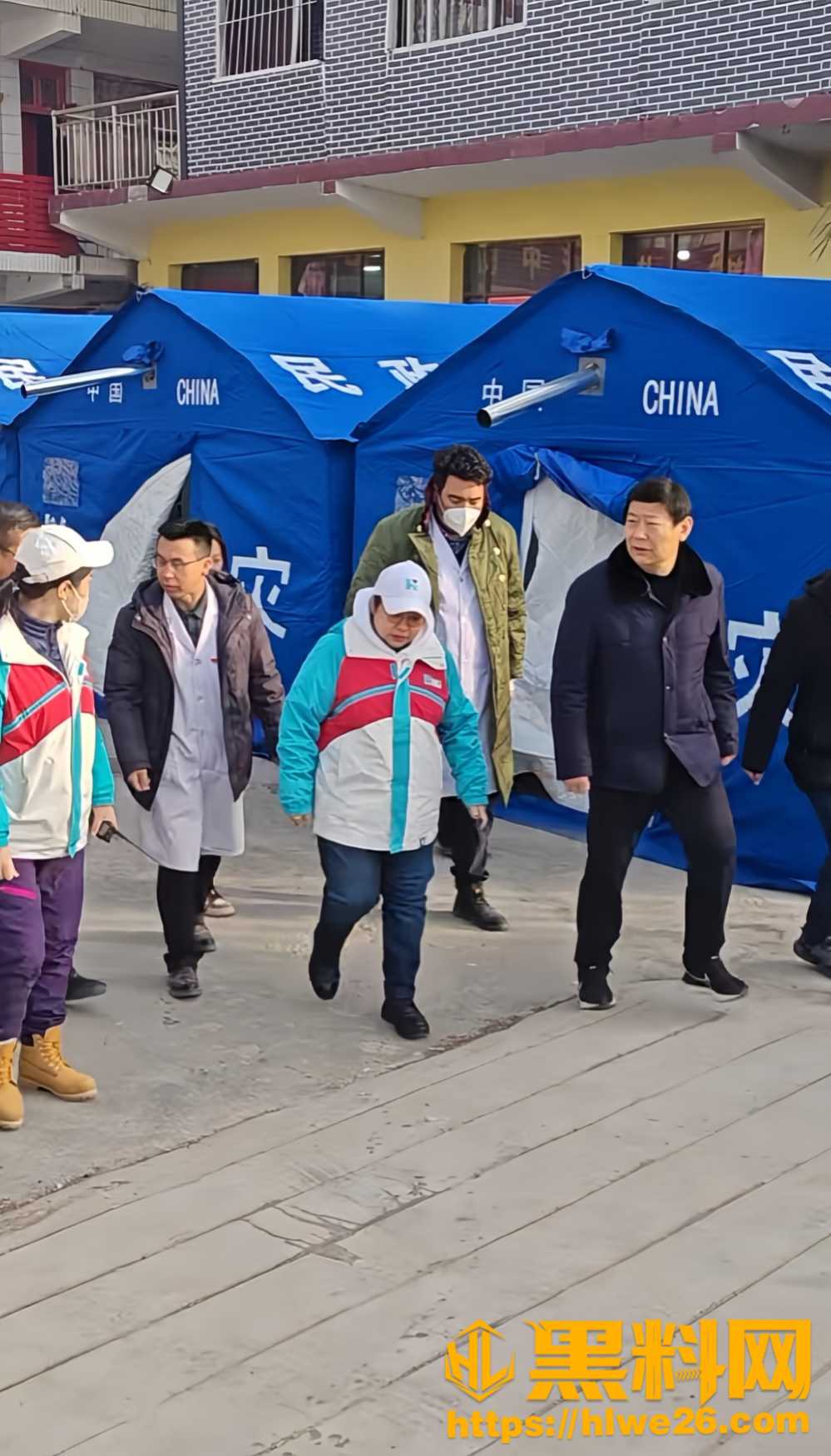 抓特务首映礼11