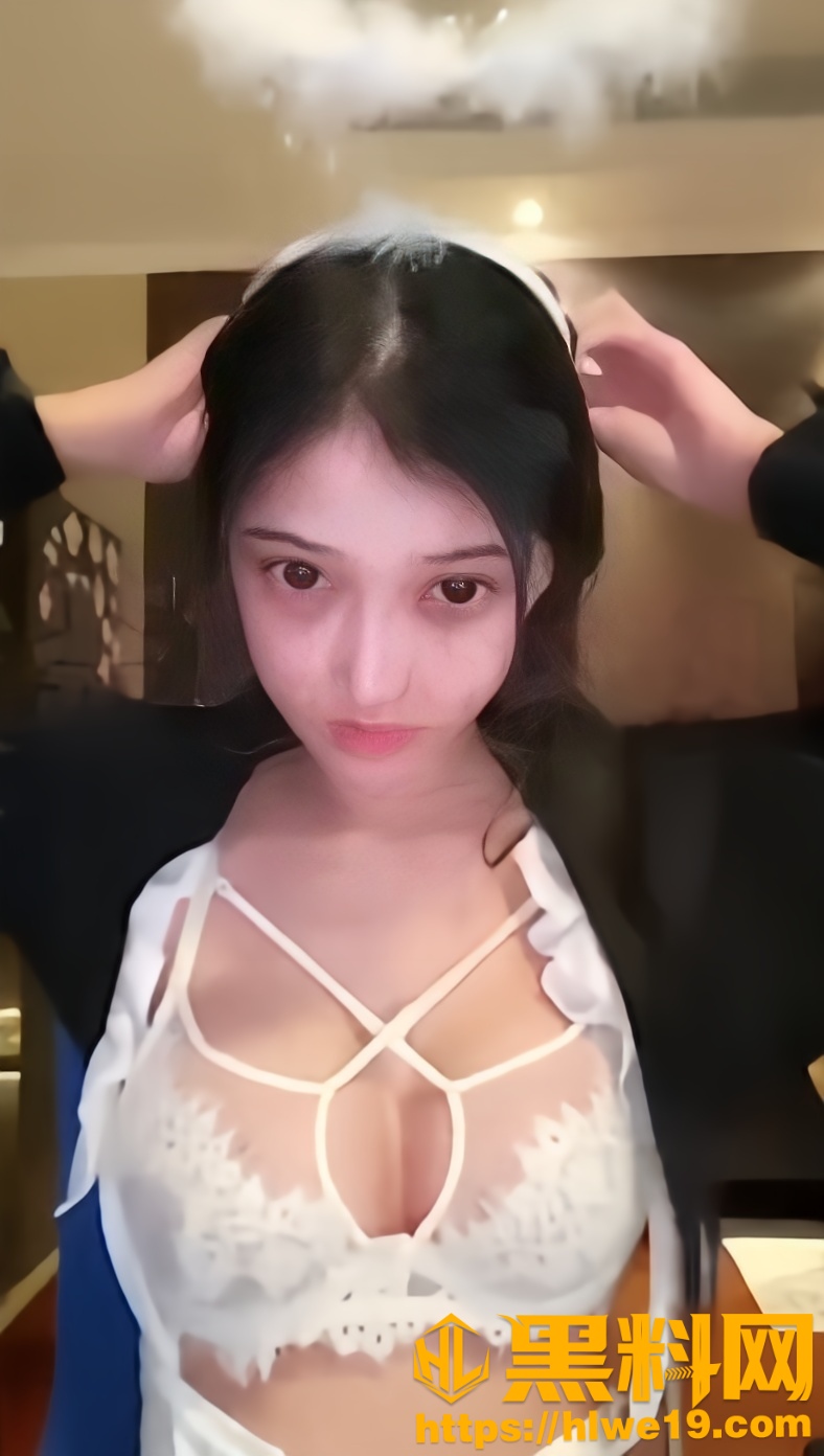 美乳翘臀5