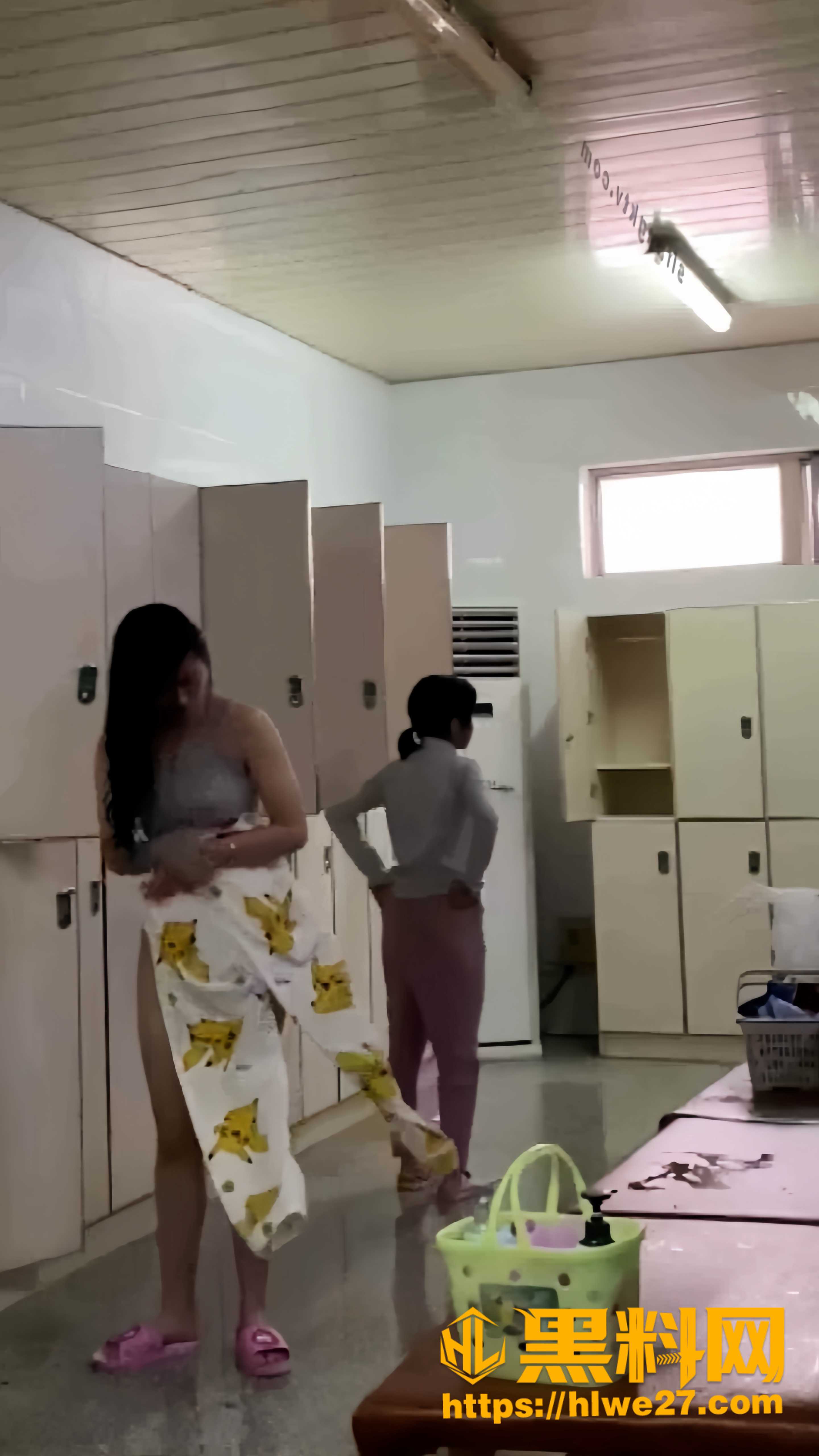女更衣室偷拍最新资源2